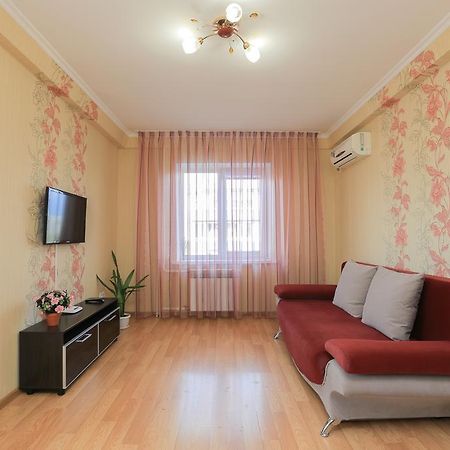 Apartment On Obolonskiy Prospect 12 Kiev Bagian luar foto