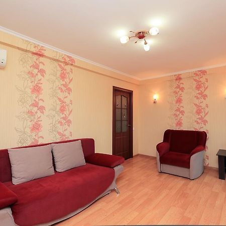 Apartment On Obolonskiy Prospect 12 Kiev Bagian luar foto