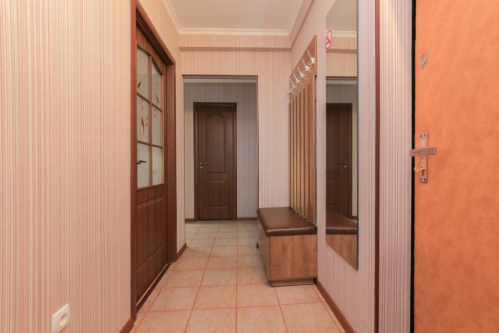Apartment On Obolonskiy Prospect 12 Kiev Bagian luar foto
