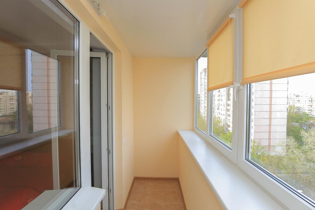 Apartment On Obolonskiy Prospect 12 Kiev Bagian luar foto