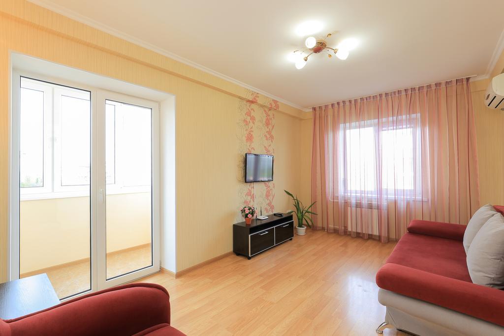 Apartment On Obolonskiy Prospect 12 Kiev Bagian luar foto