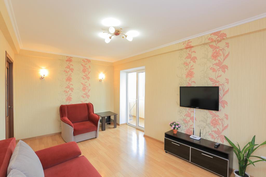 Apartment On Obolonskiy Prospect 12 Kiev Bagian luar foto
