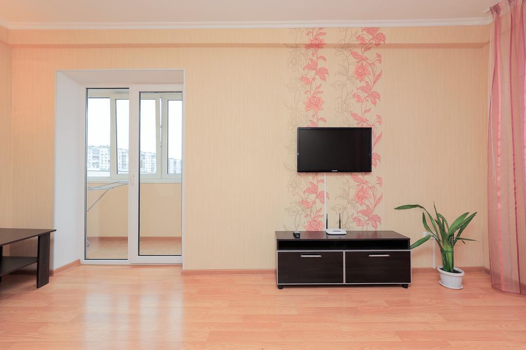 Apartment On Obolonskiy Prospect 12 Kiev Bagian luar foto