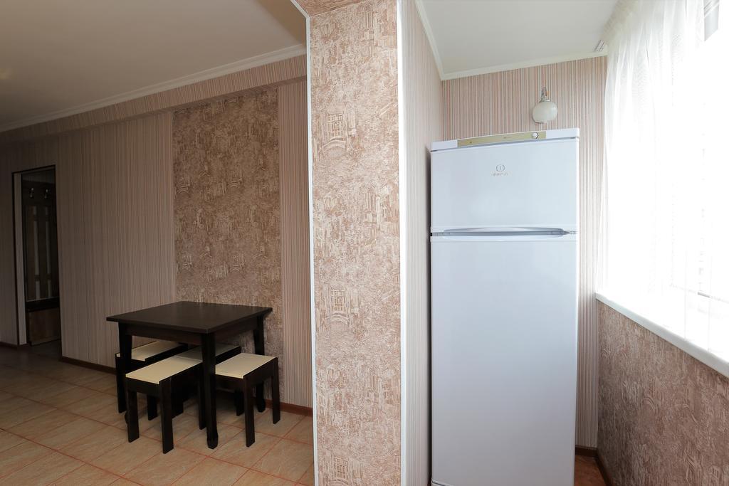 Apartment On Obolonskiy Prospect 12 Kiev Bagian luar foto