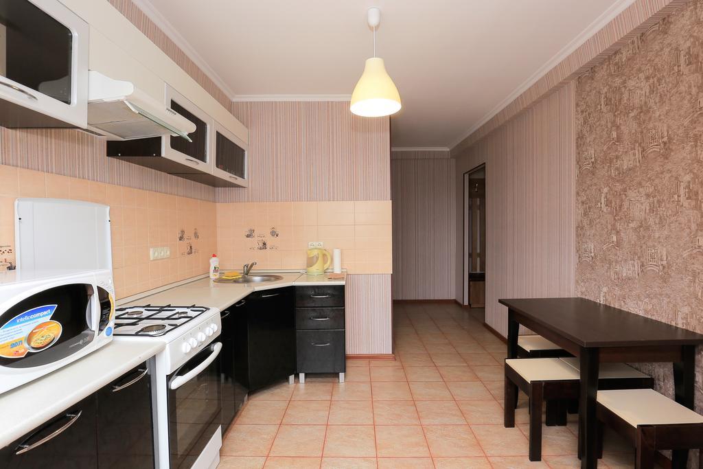 Apartment On Obolonskiy Prospect 12 Kiev Bagian luar foto