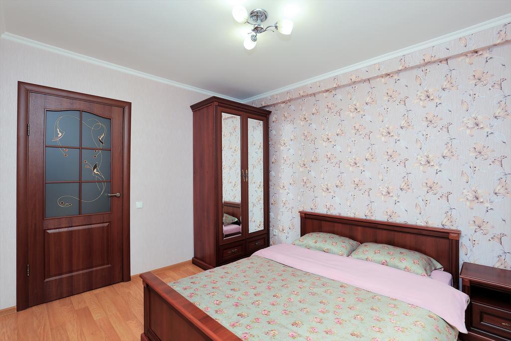 Apartment On Obolonskiy Prospect 12 Kiev Bagian luar foto